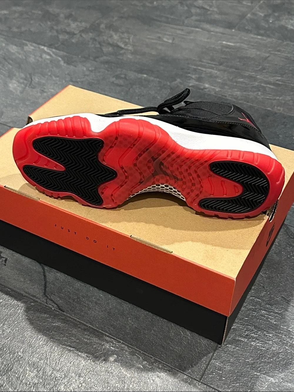 Jordan 11 Retro 2019 Bred Men's High-Top Sneakers - Black/Red/White